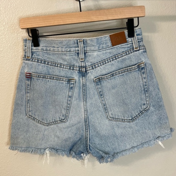 BDG Girlfriend High-Rise Denim Shorts Size 27 - Picture 2 of 6